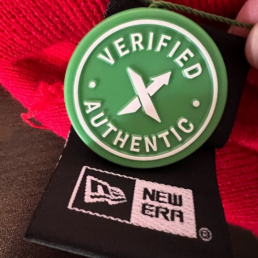 Supreme Red Knit Accessory - Picture 5 of 8